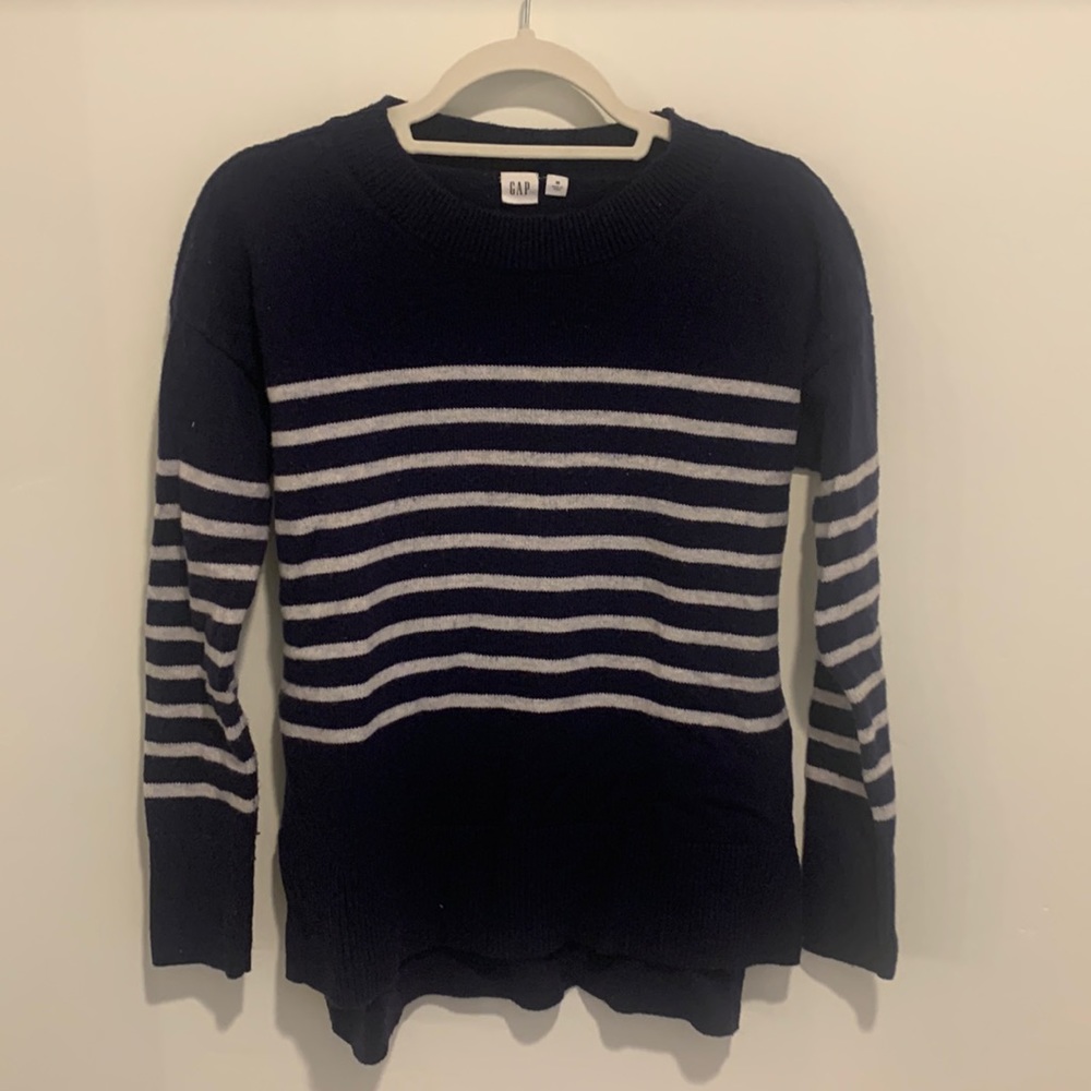 Size medium Gap sweater navy blue with white stripes